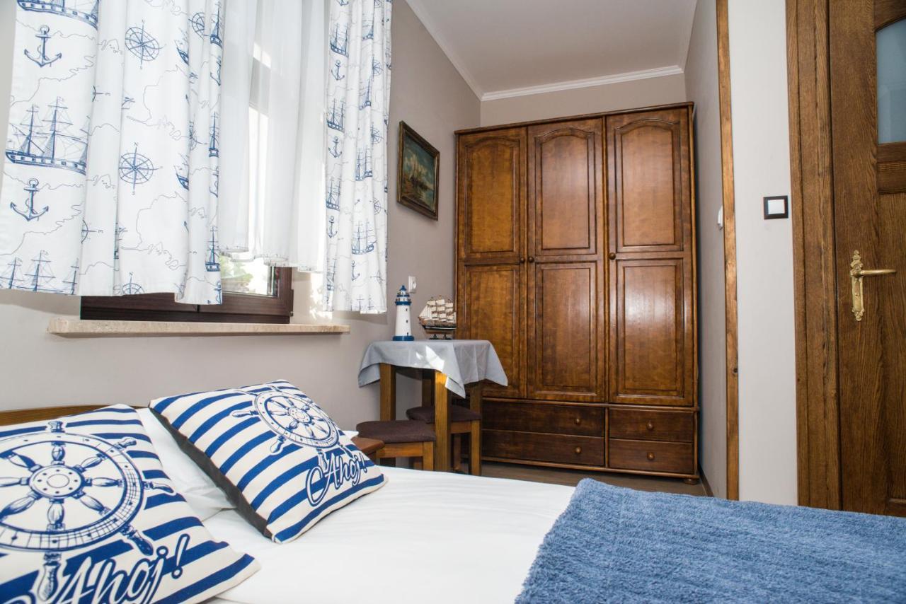 Zabytkowy Dom Latarnikow Hel Chambre photo